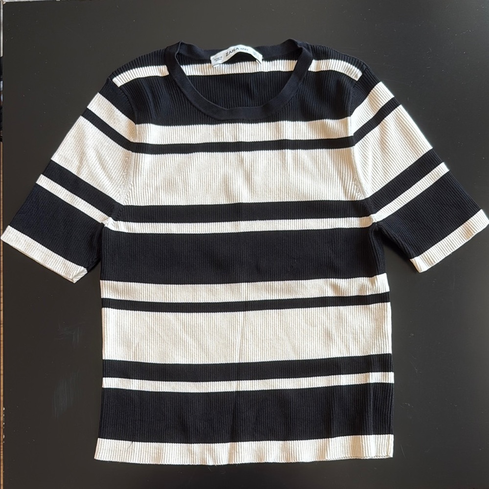 Zara Black and White Striped Short Sleeve Knit Tee